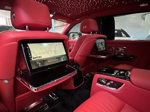 Used 2024 Rolls-Royce Phantom Sedan image 15