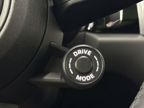 Used 2025 Porsche Macan Turbo image 25