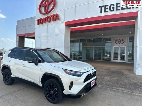 Used 2022 Toyota RAV4 XSE AWD/4WD image 1