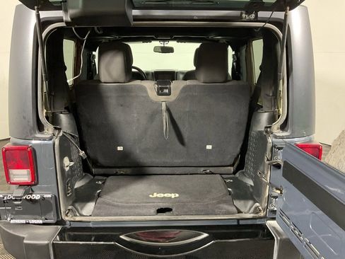 Used 2016 Jeep Wrangler Sport image 12