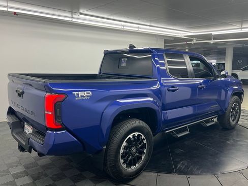 Used 2024 Toyota Tacoma TRD Sport w/ TRD Sport Premium Package RWD image 4