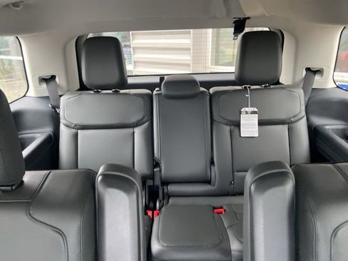 New 2026 Ford Expedition Active image 22