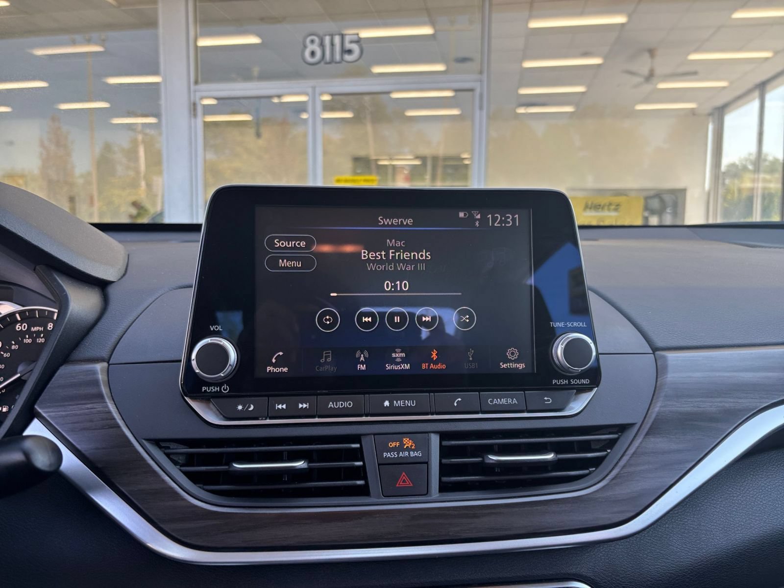 Used 2025 Nissan Altima 2.5 SV FWD image 19