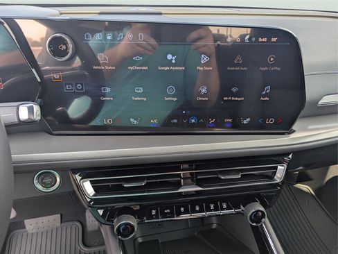 New 2025 Chevrolet Suburban Premier image 49