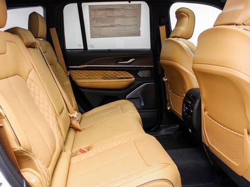 Used 2022 Jeep Grand Cherokee Summit w/ Advanced Protech Group IV image 31