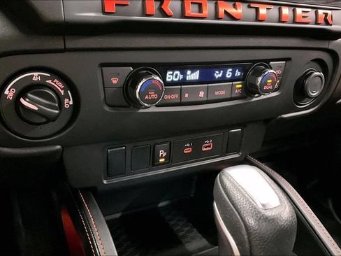 Used 2025 Nissan Frontier PRO-4X AWD/4WD image 30