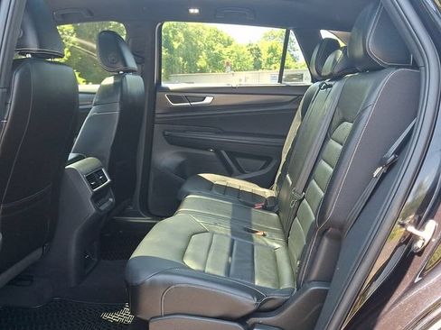 Used 2024 Volkswagen Atlas Cross Sport SEL R-Line AWD/4WD image 11