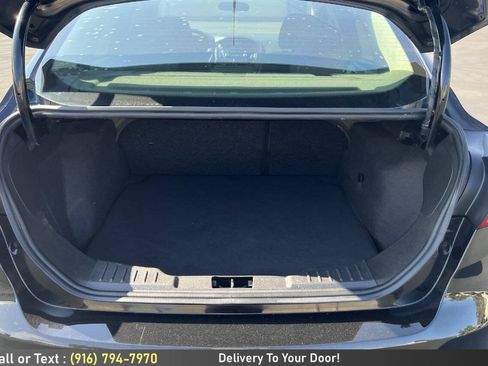 Used 2016 Ford Focus SE w/ SE Sport Package FWD image 11