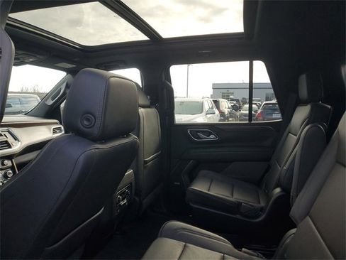 Certified 2021 Chevrolet Tahoe High Country w/ Premium Package image 9