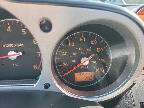 Used 2006 Nissan 350Z Enthusiast w/ (S02) Side Air Bags Pkg image 25