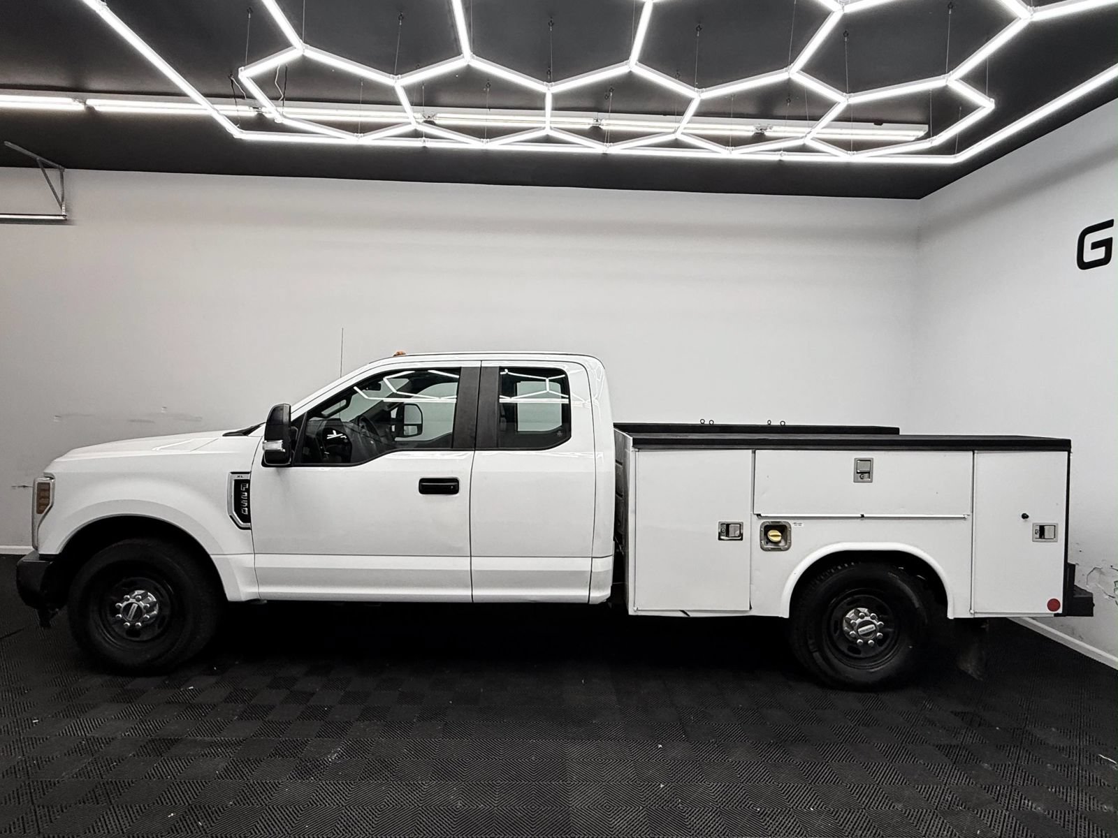 Used 2017 Ford F250 XL w/ Power Equipment Group RWD image 4