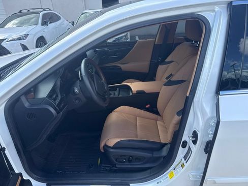 Certified 2025 Lexus ES 350 Ultra Luxury FWD image 3
