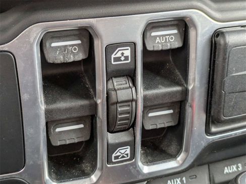 Used 2018 Jeep Wrangler Unlimited Rubicon image 22