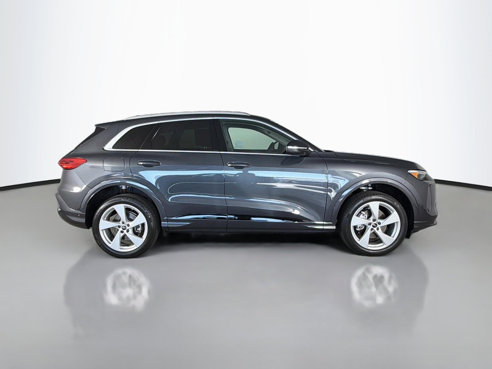 Certified 2026 Audi Q5 Premium Plus AWD/4WD image 8