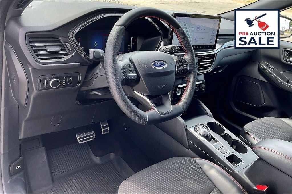 Used 2024 Ford Escape ST-Line w/ Tech Pack #1 AWD/4WD image 14
