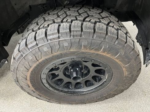 Used 2023 Ford F150 Lariat AWD/4WD image 18