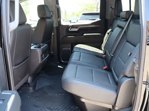 Used 2024 Chevrolet Silverado 1500 LT Trail Boss w/ Convenience Package II AWD/4WD image 41