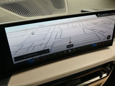 Used 2025 BMW 330i Sedan image 24