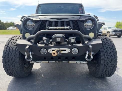Used 2014 Jeep Wrangler Unlimited Rubicon w/ Connectivity Group AWD/4WD image 2