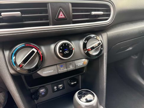 Used 2019 Hyundai Kona SEL AWD/4WD image 18