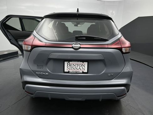 Used 2024 Nissan Kicks SR w/ SR Premium Package FWD image 10