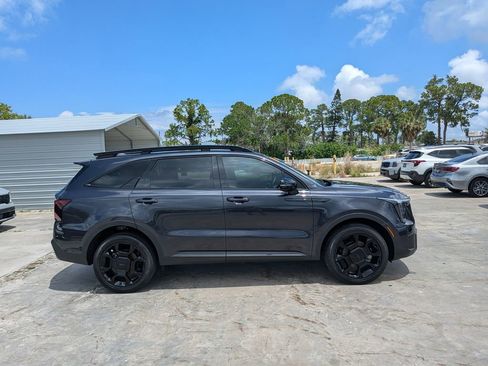 Certified 2025 Kia Sorento SX Prestige w/ Sage Leather Package AWD/4WD image 9