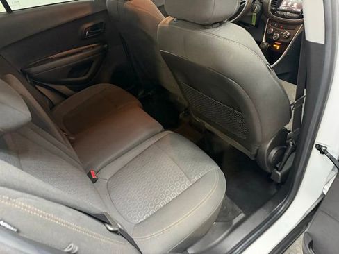 Used 2021 Chevrolet Trax LS w/ Tint and Cruise Package image 39