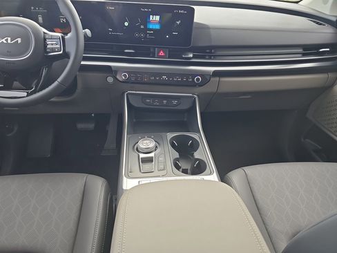 New 2026 Kia Carnival LXS FWD image 14