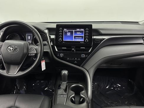Used 2024 Toyota Camry SE image 27