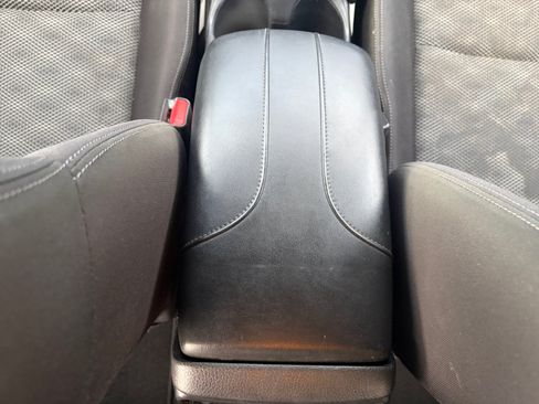 Used 2017 Nissan Rogue Sport SV FWD image 25