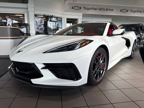 Used 2023 Chevrolet Corvette Stingray Premium Cpe w/ Z51 Performance Package RWD image 1