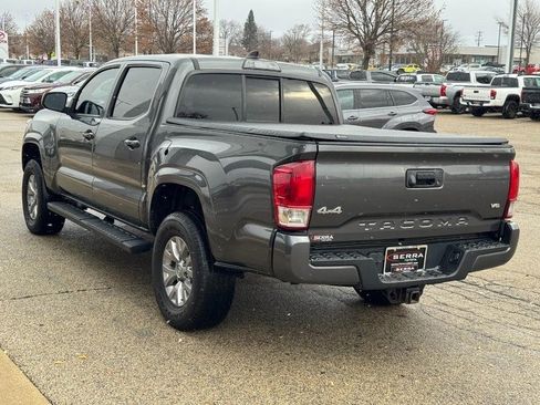 Used 2019 Toyota Tacoma SR image 6