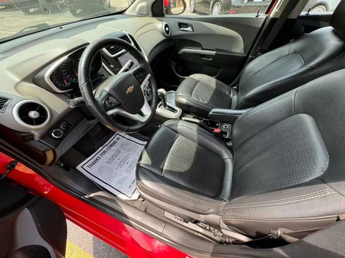 Used 2020 Chevrolet Sonic Premier FWD image 16