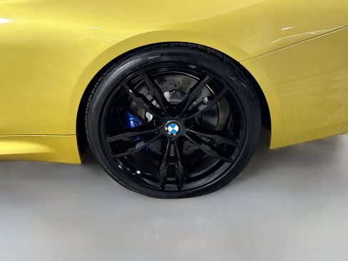 Used 2019 BMW M4 Coupe w/ Competition Package RWD image 35