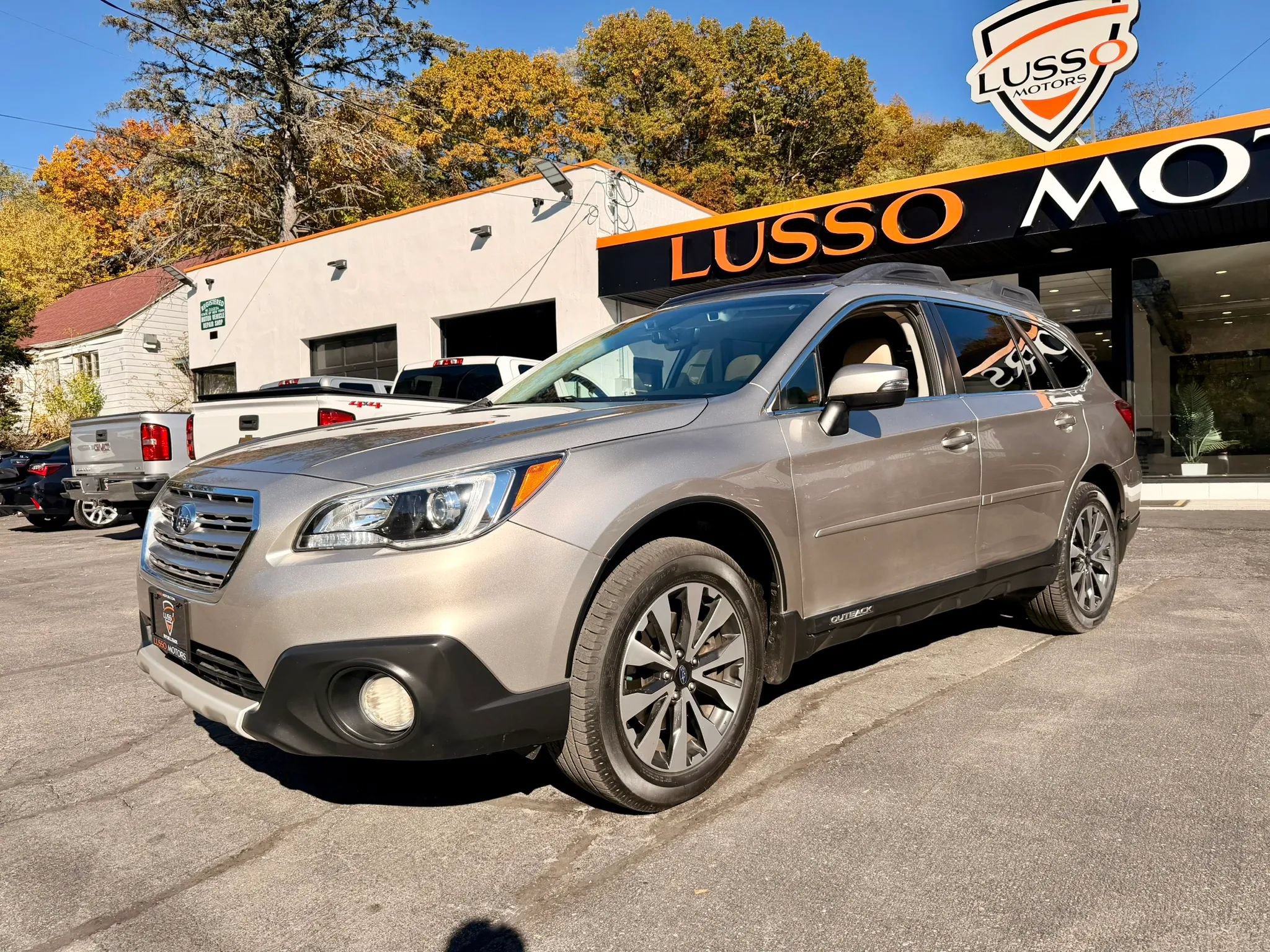Used 2017 Subaru Outback 2.5i Limited AWD/4WD image 3