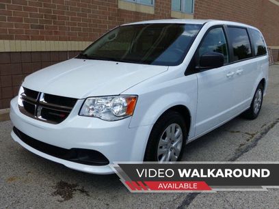 Used 2018 Dodge Grand Caravan SE w/ UConnect Hands-Free Group
