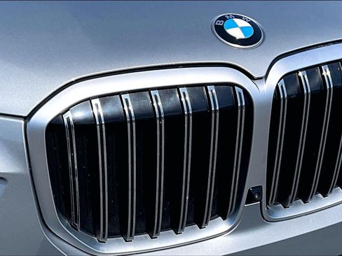 Used 2024 BMW X7 xDrive40i AWD/4WD image 30