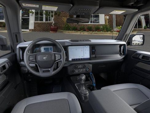 Used 2024 Ford Bronco Black Diamond image 34