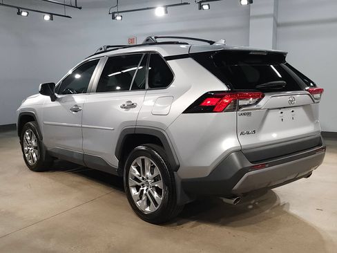 Used 2021 Toyota RAV4 Limited FWD image 5