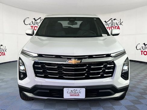 Used 2026 Chevrolet Equinox LT AWD/4WD image 3