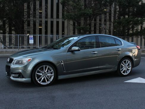 Used 2014 Chevrolet SS RWD image 13