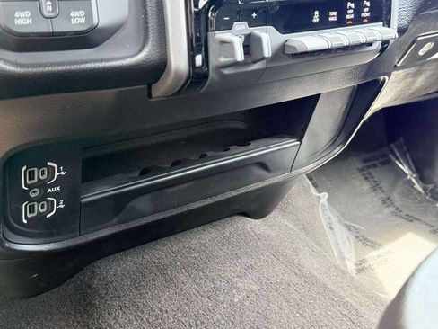 Used 2025 RAM 2500 Big Horn AWD/4WD image 24