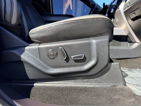Used 2019 Ford F350 Platinum AWD/4WD image 27