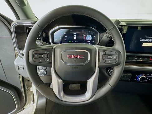 New 2026 GMC Sierra 1500 SLE image 6