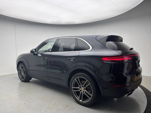 Certified 2021 Porsche Cayenne AWD/4WD image 3