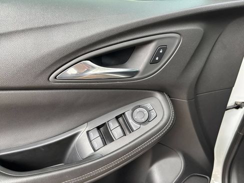 Used 2025 Buick Encore GX Preferred FWD image 18