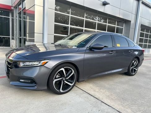 Used 2018 Honda Accord Sport image 2
