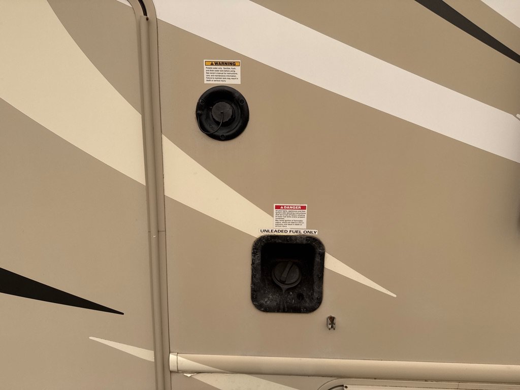 Used 2016 Ford E-450 and Econoline 450 Super Duty w/ Motorhome Prep Package RWD image 36