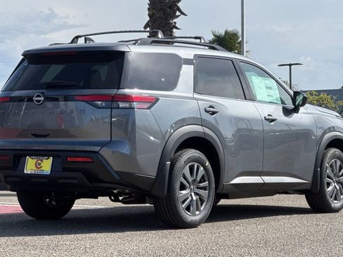 New 2026 Nissan Pathfinder SV image 5