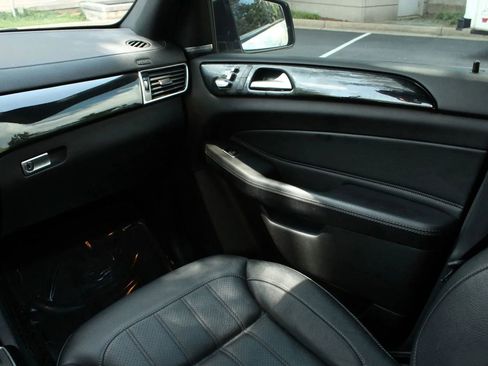 Used 2017 Mercedes-Benz GLE 43 AMG 4MATIC w/ Premium 2 Package image 30